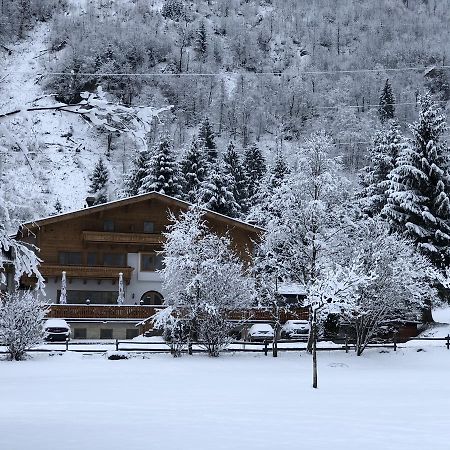 Hotel Kuenstleralm Капрун Екстериор снимка