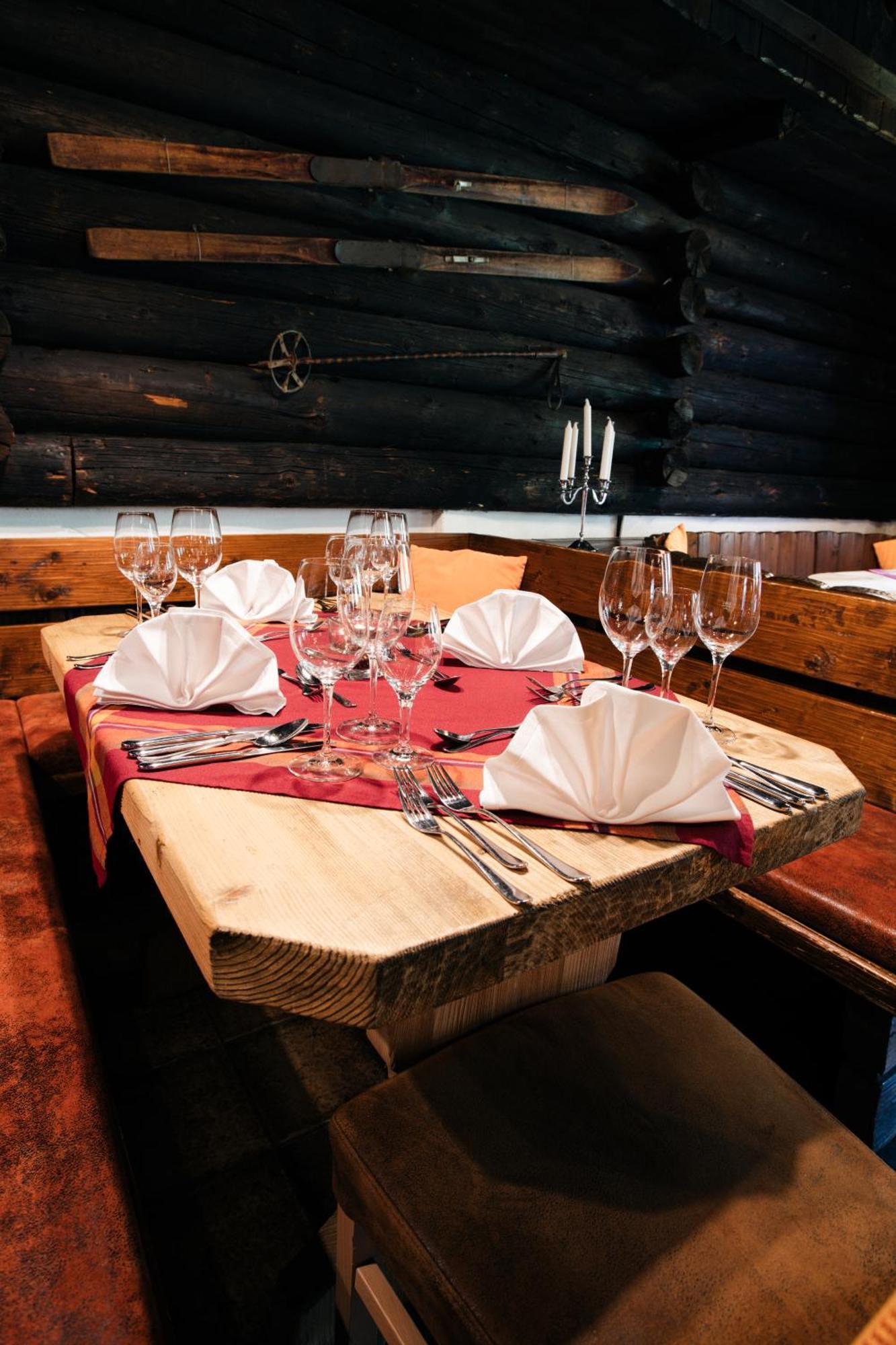 Hotel Kuenstleralm Капрун Екстериор снимка