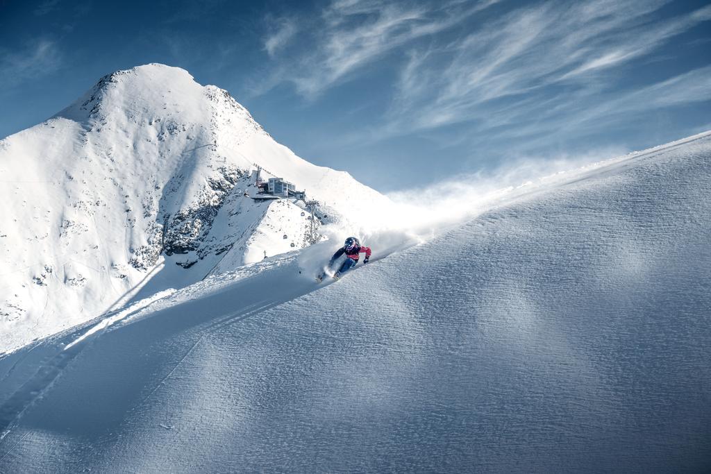 Hotel Kuenstleralm Капрун Екстериор снимка
