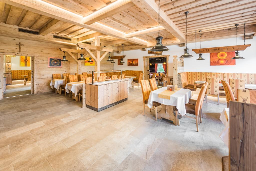 Hotel Kuenstleralm Капрун Екстериор снимка
