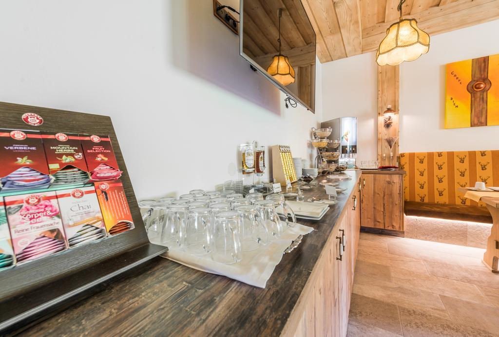 Hotel Kuenstleralm Капрун Екстериор снимка