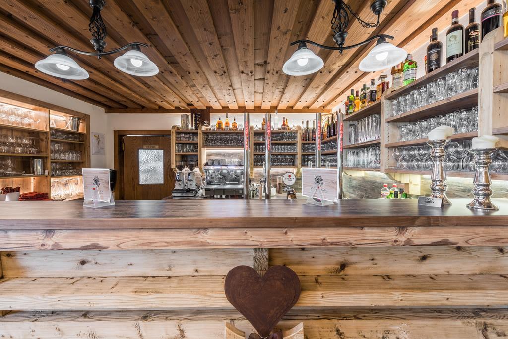 Hotel Kuenstleralm Капрун Екстериор снимка