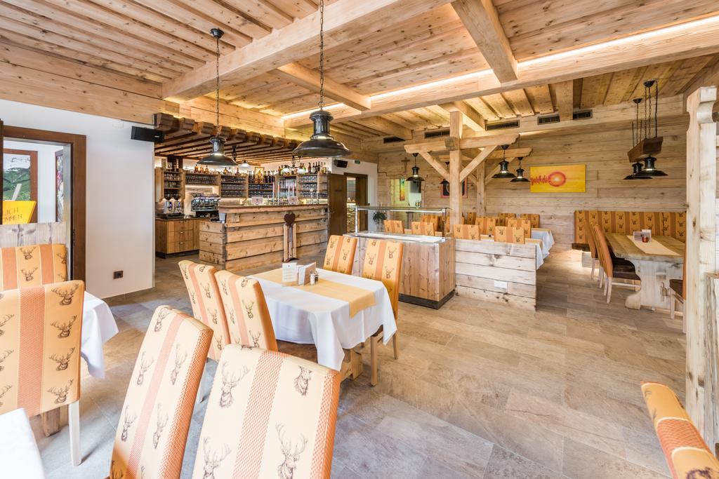 Hotel Kuenstleralm Капрун Екстериор снимка