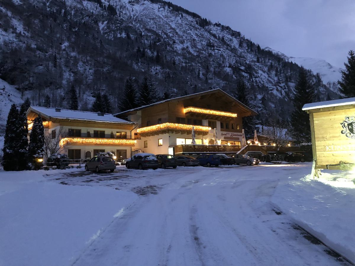Hotel Kuenstleralm Капрун Екстериор снимка